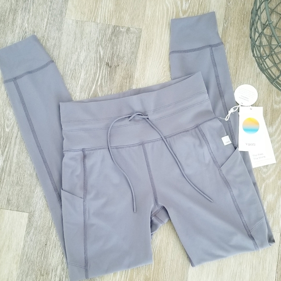 Vuori Daily Pocket Legging Jogger NWT Lunar Grey Drawcord Activewear Athletic - Picture 3 of 12